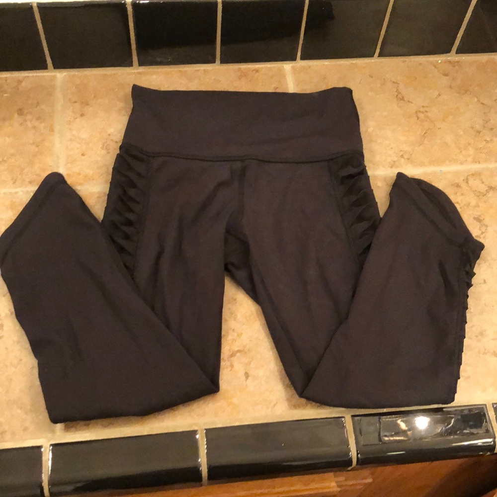 Lululemon size 4 black Capri leggings